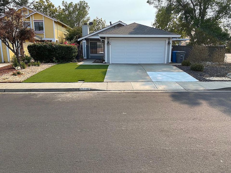 1st image of 700 Meadowhawk Dr