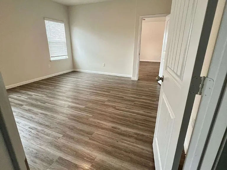 104 Moravia Rd — Photo 17