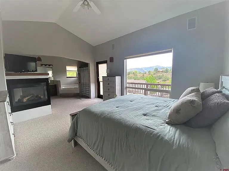 3 bed, 2110 sqft, $3,500 — Photo 3