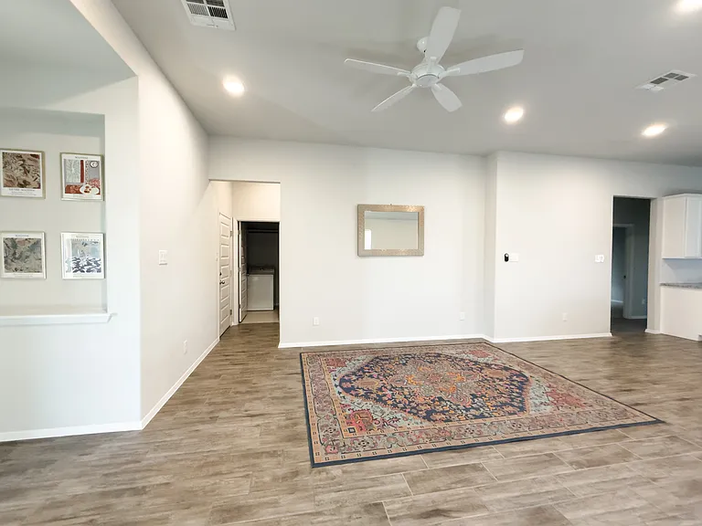 139 Lyndon Dr — Photo 3