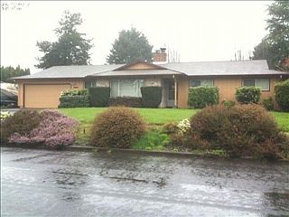 1st image of 3312 NW Lakeridge Dr