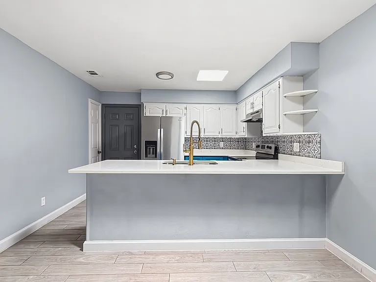 5113 Shoregate Sq — Photo 8