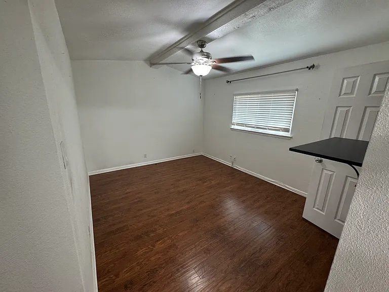 5107 Anacacho St — Photo 6