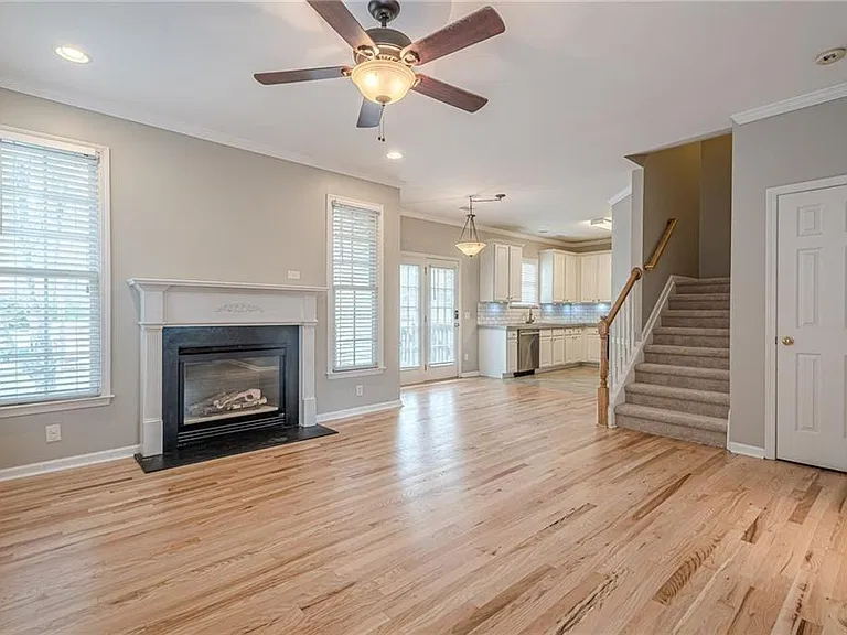720 Gardenside Cir SE — Photo 2