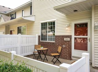 3001 Juniper Ln UNIT I, Woodbury, MN 55125