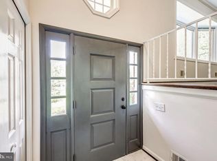 4017 Locust St, Fairfax, VA 22030