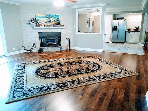 3rd image of 245 Deerfield Trl