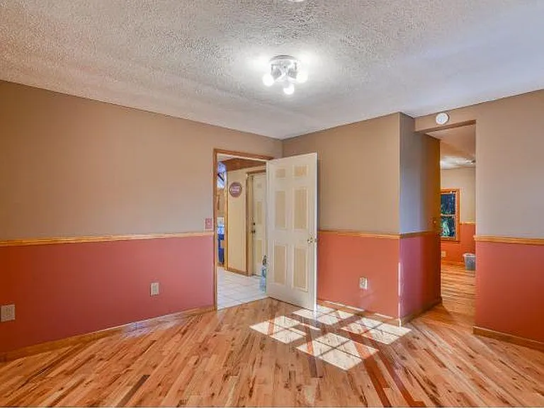 492 Olinger Dr — Photo 13