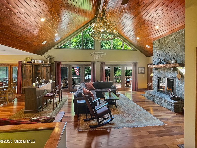5th image of 43 Deer Creek Road