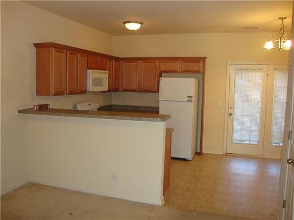 3rd image of 1024 Capital Funds Ct