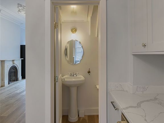 5th image of 283 Varick St #1