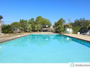 2221 Cobblestone Ln APT M, New Orleans, LA 70114