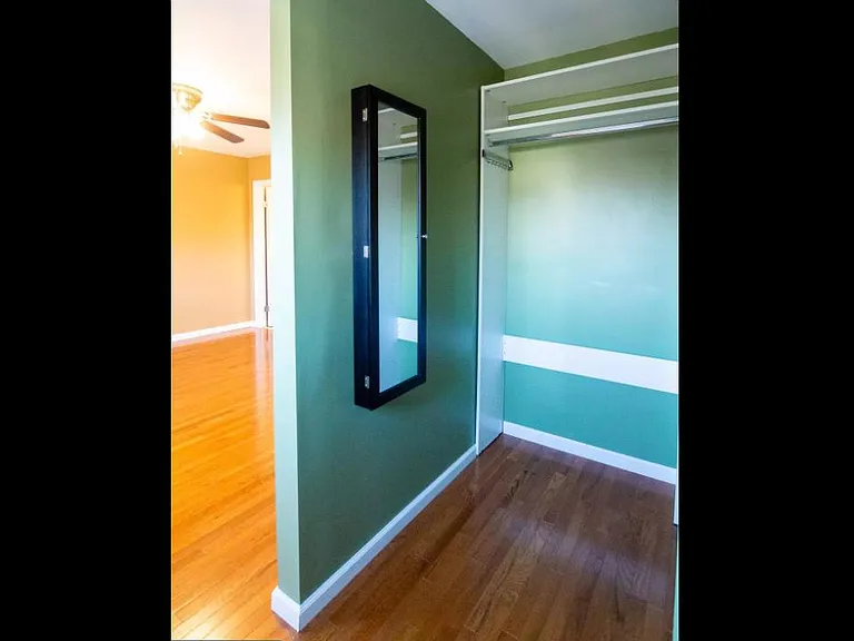 727 Herndon Woods Ct — Photo 14