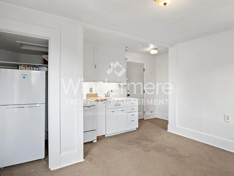 628 S Maple St — Photo 10