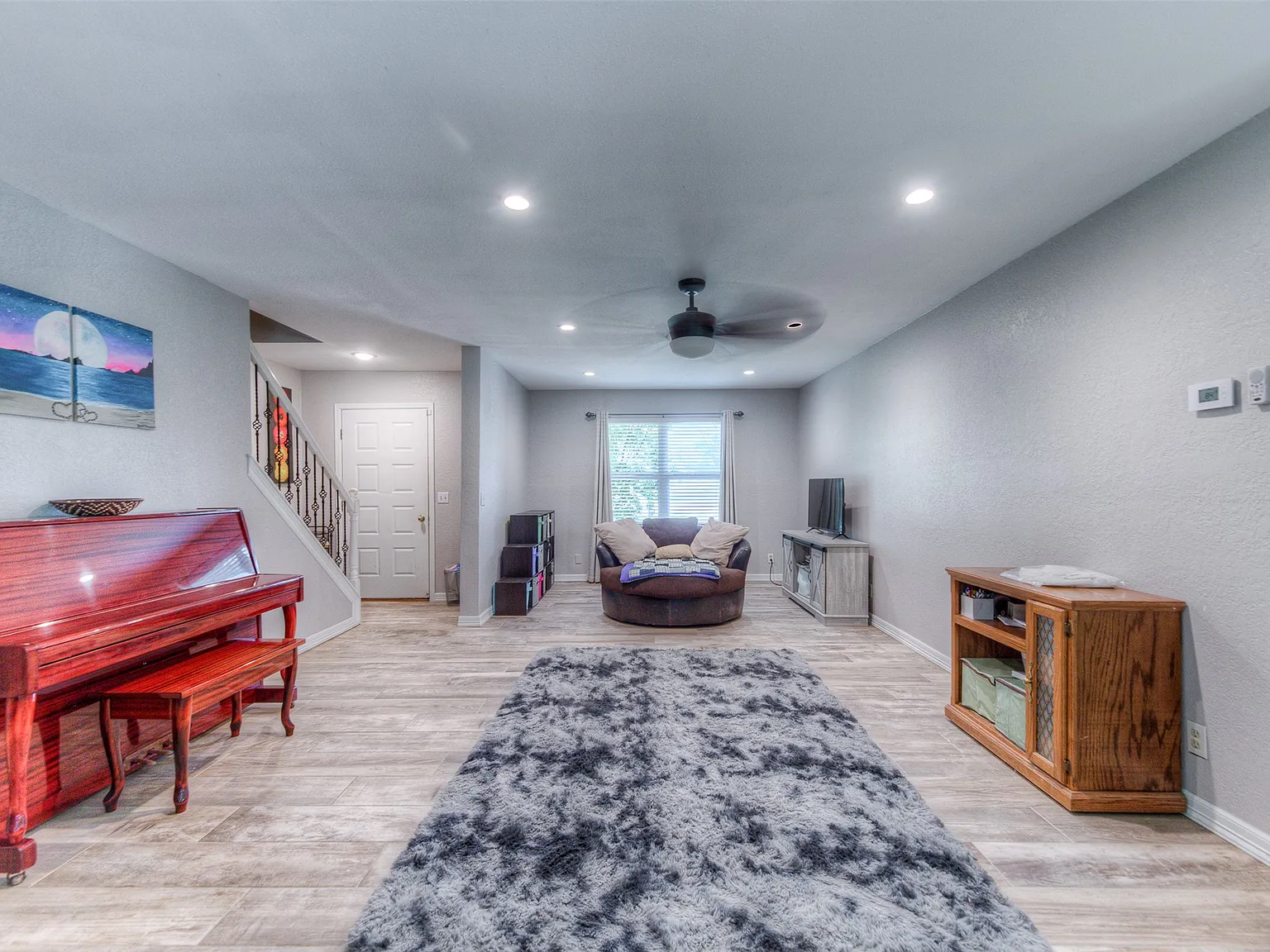 4 bed, 2.0 bath, 2108 sqft, $2,195 — Photo 4