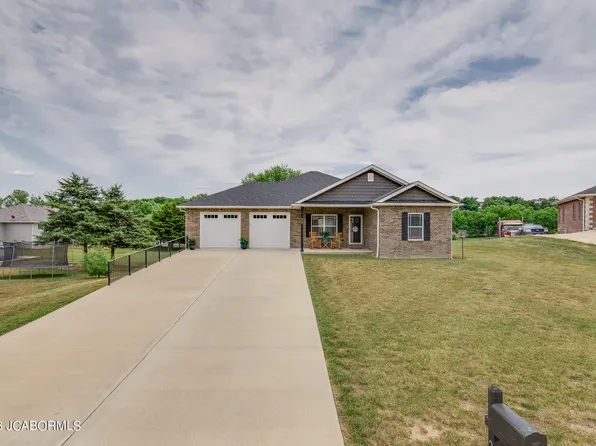 210 Spring Park Ct, Jefferson City, MO 65109