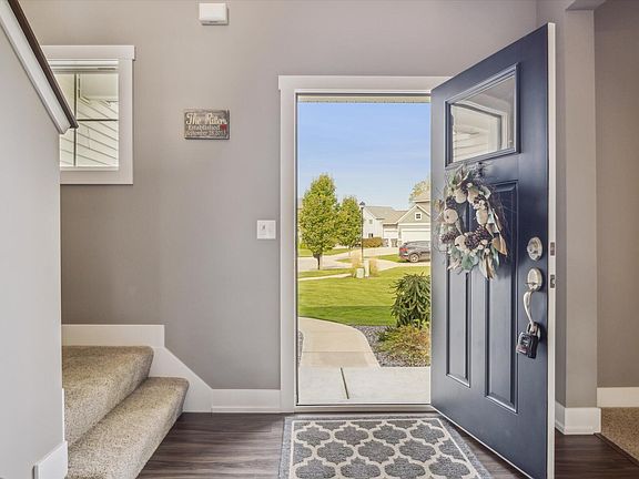 5th image of 3860 Macey Dr NW