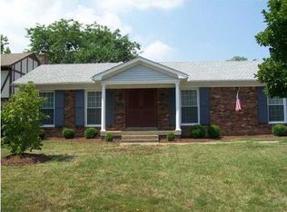 11709 Robinlynn Ln, Middletown, KY 40243