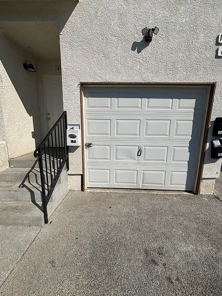 4 bed, 1984 sqft, $3,850 — Photo 2