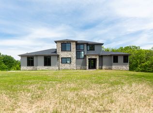 125 Ryan Dr, Columbia, IL 62236