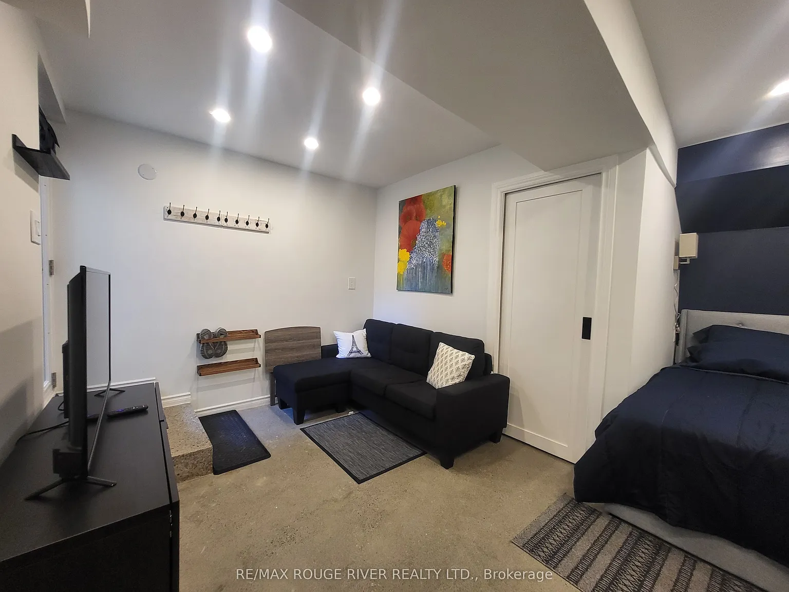Studio, $1,500 — Photo 3