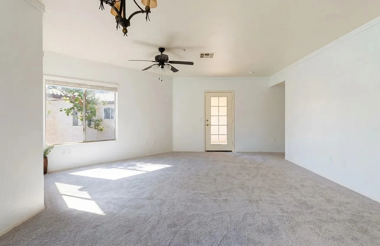 3 bed, 2.0 bath, 1070 sqft, $1,995 — Photo 2