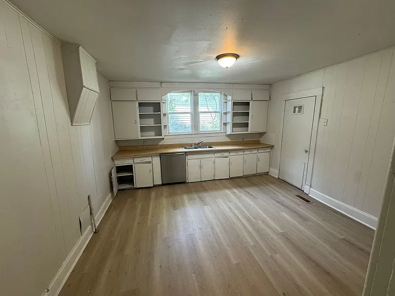 934 N National Ave — Photo 10