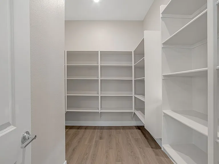 349 Tigullio Ave — Photo 14