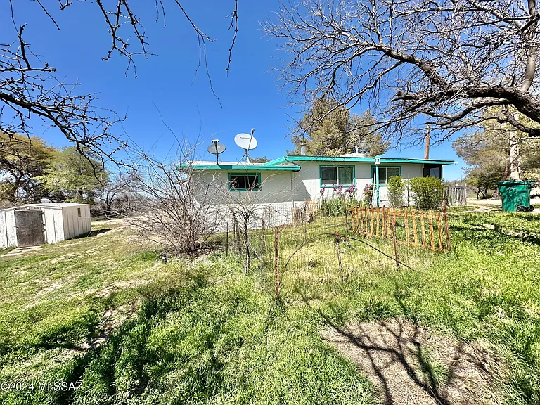 1490 N John Adams St — Photo 2