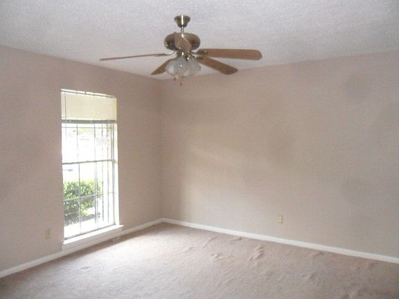 4th image of 88 Private Road 1569