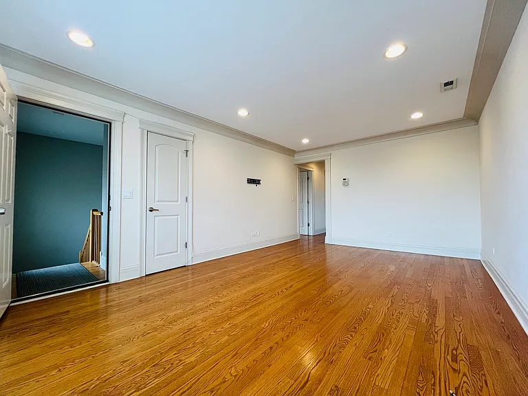 4532 N Nottingham Ave #2 — Photo 2