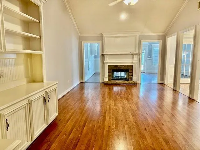 3031 Windmill St — Photo 2
