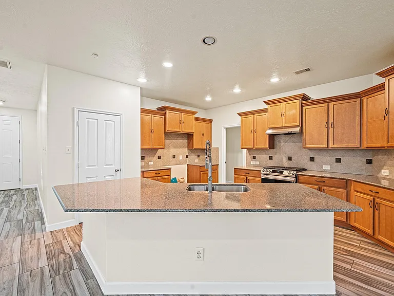 15623 Harris Canyon Ln — Photo 13