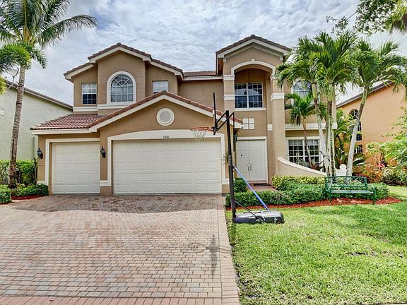 3rd image of 15630 Messina Isles Ct