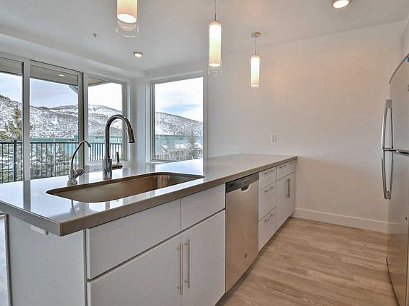 4th image of 1293 Lowell Ave #A-302