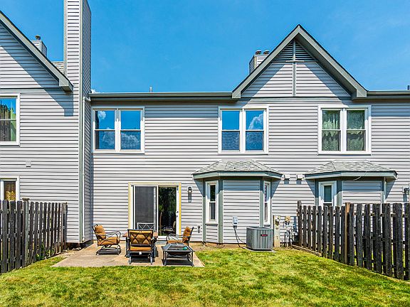 3rd image of 1428 Sherwood Ct