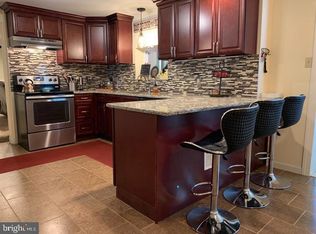 70 Manor Cir, Bristol, PA