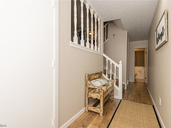 3rd image of 7496 Truman Ct