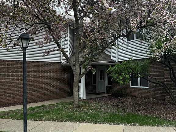 2nd image of 3590 Blue Jay Way APT 206