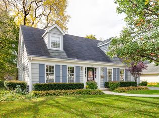 309 Park Ln, Lake Bluff, IL 60044