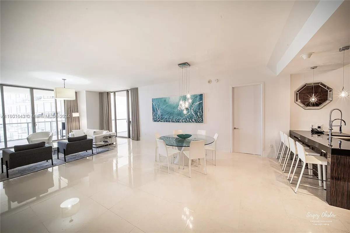 Building Photo - 9705 Collins Ave #1404N
