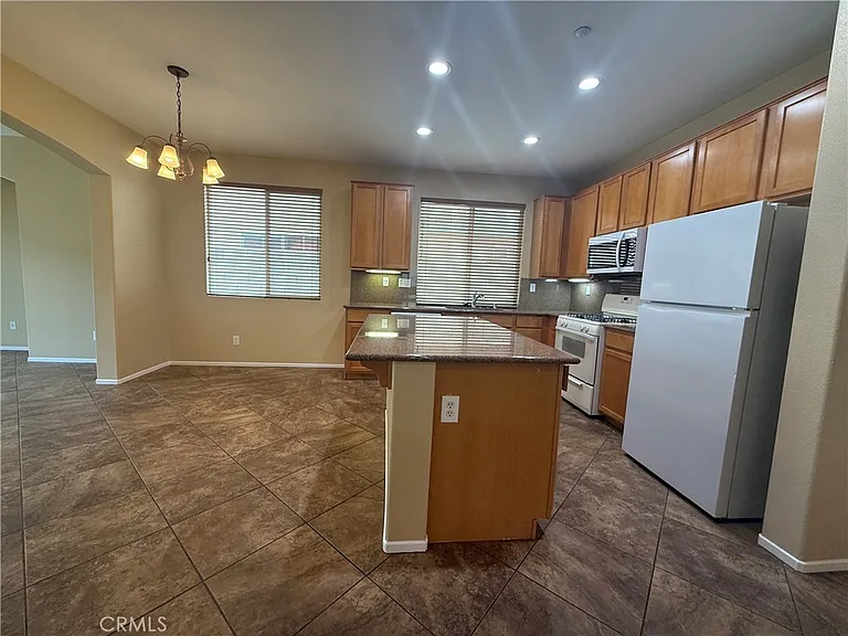 7219 Riley Dr — Photo 4
