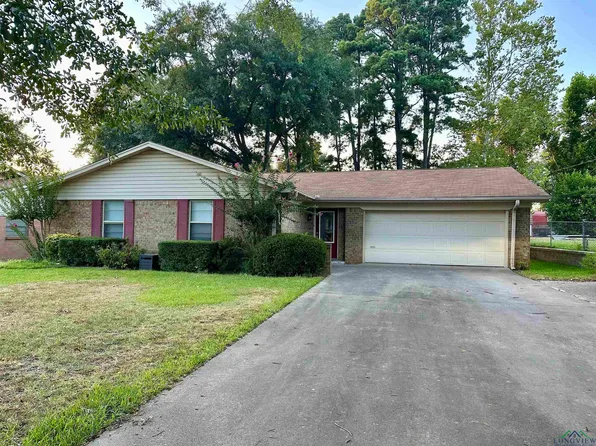 1303 Colgate Dr, Longview, TX 75601