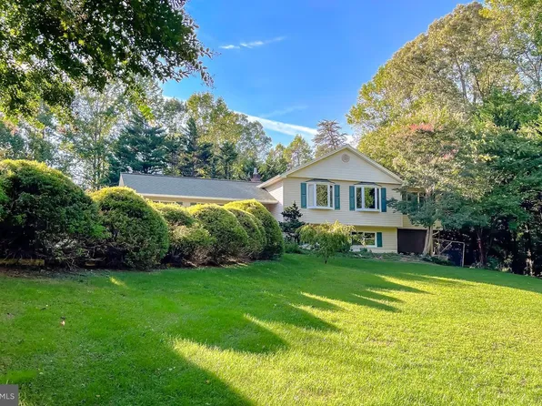 39620 Ellen Ct, Mechanicsville, MD 20659