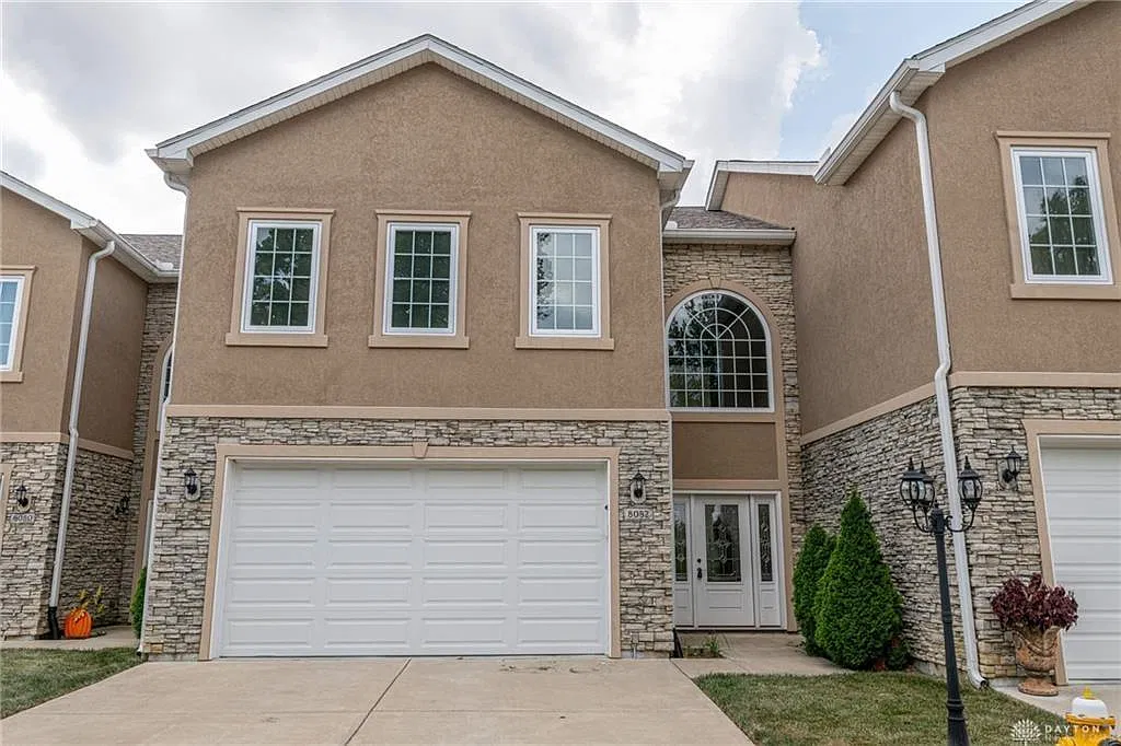 3 bed, 2.5 bath, 1972 sqft, $2,295 — Photo 1