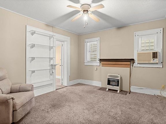 4th image of 1915 Edwards St