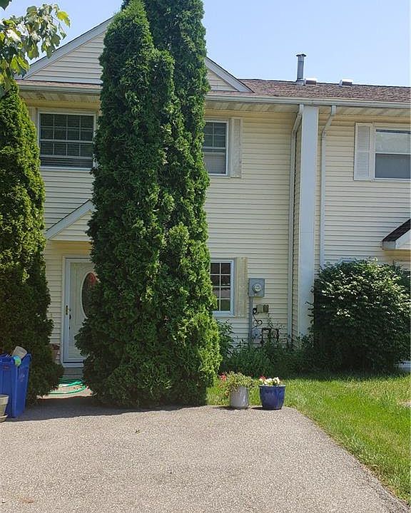 1st image of 35 Cedar Ct