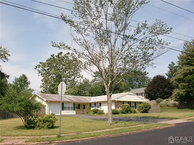 1 Tripplet Rd — Photo 22