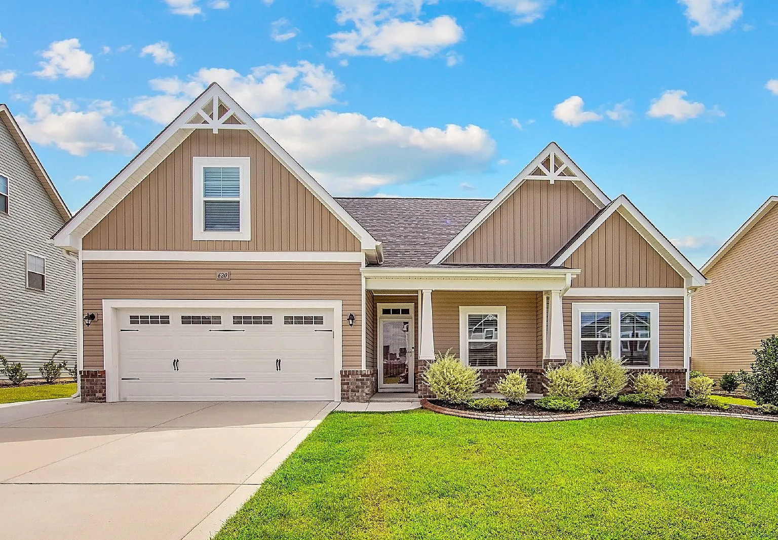 4 bed, 3.0 bath, 2100 sqft, $2,200 — Photo 1