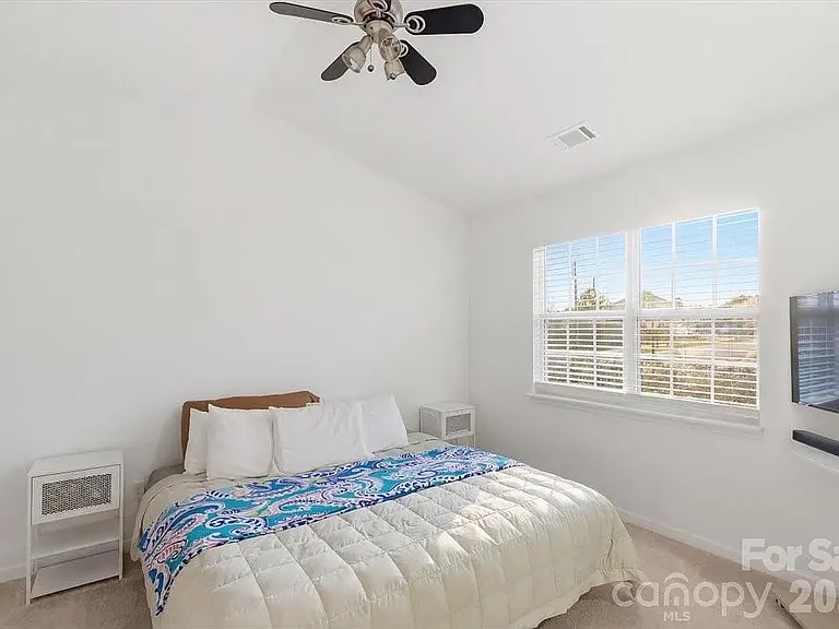 6475 Saint Bernard Way — Photo 5